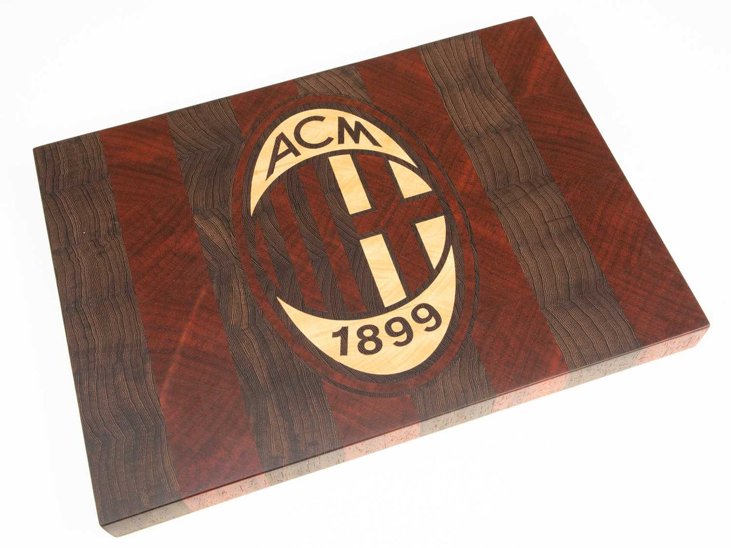 Milan homenaje